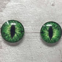 Green glass eye cabochons in sizes 6mm to 40mm dragon eyes cat eyes (002)