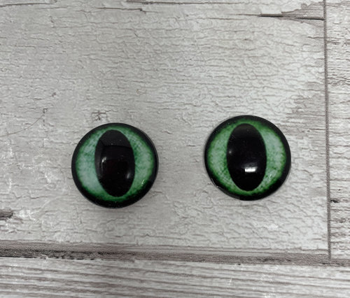 Green glass eye cabochons in sizes 6mm to 40mm dragon eyes cat iris (510)